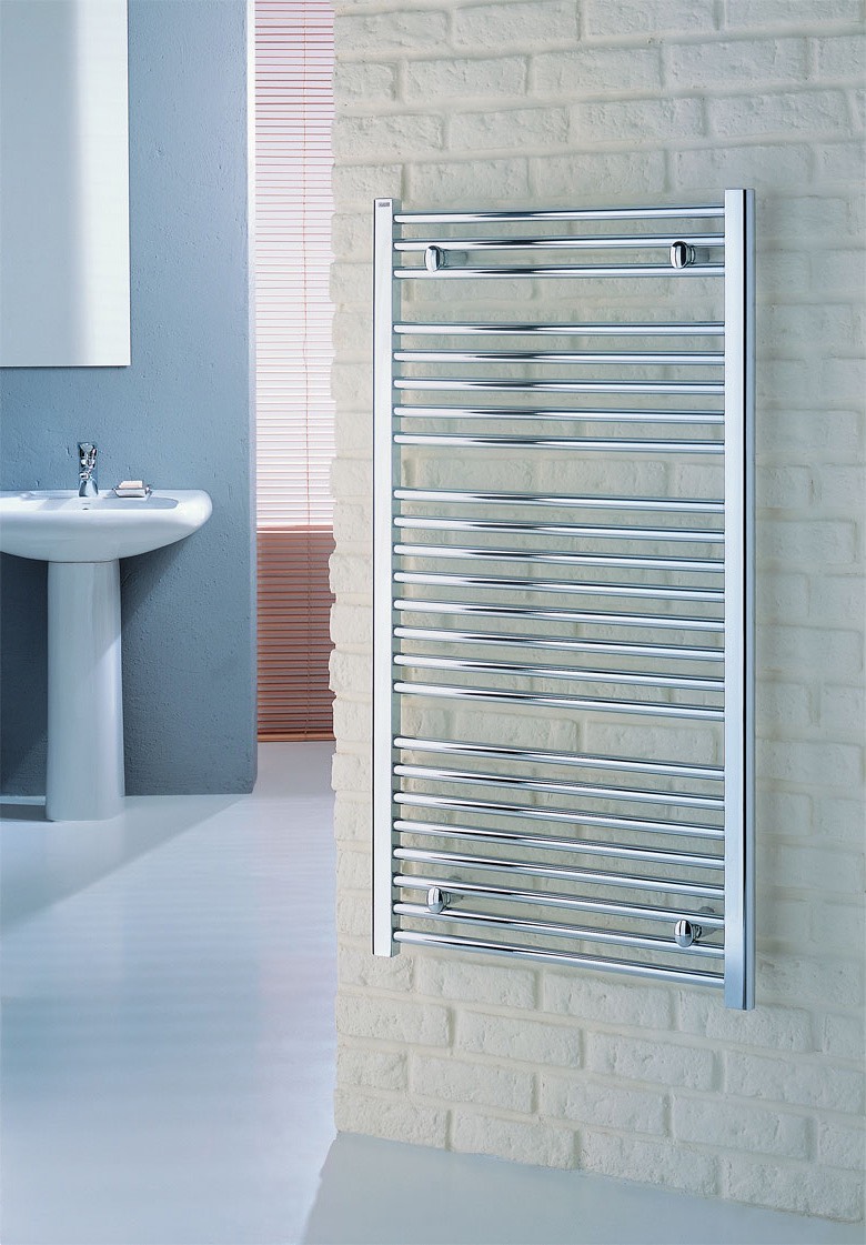 Pini Chrome Towel Warmer